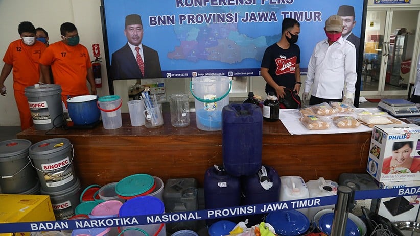 BNNP Jawa Timur Bongkar Kasus Pabrik Narkoba, 5 Kg Sabu Disita - Bagian 2