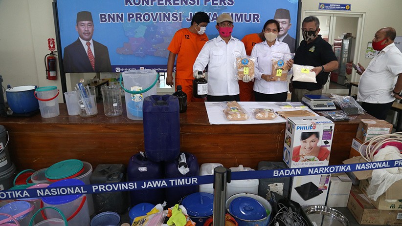 BNNP Jawa Timur Bongkar Kasus Pabrik Narkoba, 5 Kg Sabu Disita - Bagian 1