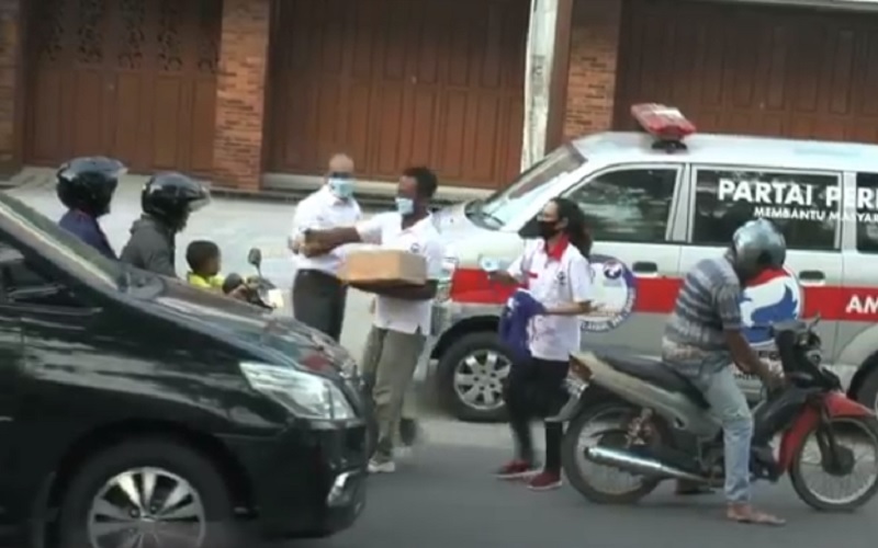 Peduli Sesama, Partai Perindo Bagikan 1.000 Masker untuk Warga Pekalongan