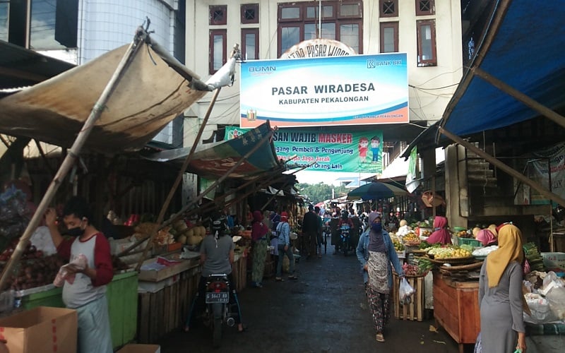 Pasar di Pekalongan Ramai, Pembeli: Covid-19 Memang Bahaya, namun Kami Harus Makan
