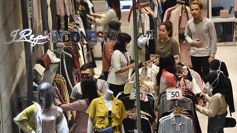 PSBB Tahap Kedua di Cirebon, Mal Diserbu Pengunjung - Bagian 2