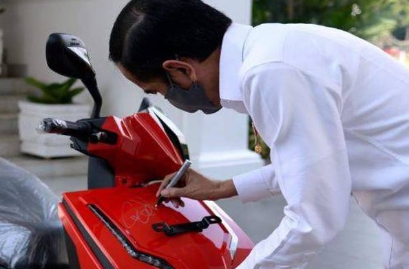 Pemenang Lelang Motor Listrik Jokowi Seharga Rp2,5 Miliar Ternyata Buruh Harian