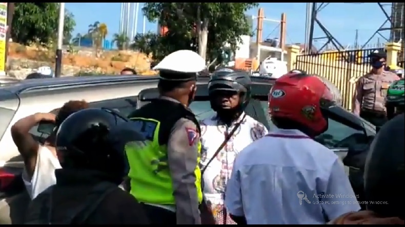 Duh, Polisi dan Pengendara Motor di Jayapura Adu Mulut Gegara Pembatasan Aktivitas