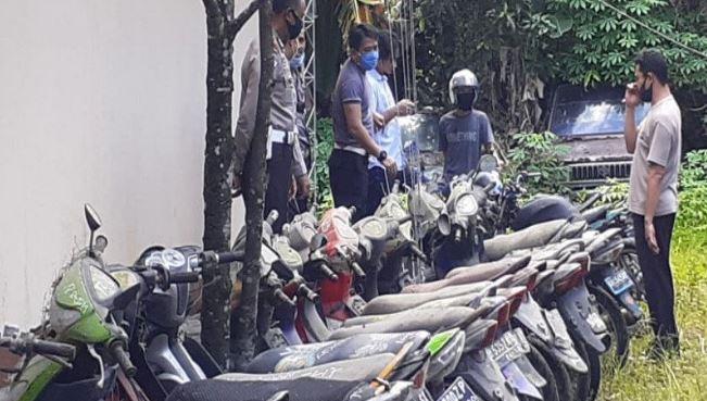 Polresta Banjarmasin Kubur Ratusan Barang Bukti Motor Tak Bertuan
