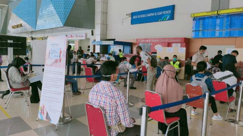title Bandara Sultan Hasanuddin Antisipasi Lonjakan Penumpang Jelang Larangan Mudik Bandara Sultan Hasanuddin Antisipasi Lonjakan Penumpang Jelang Larangan Mudik
