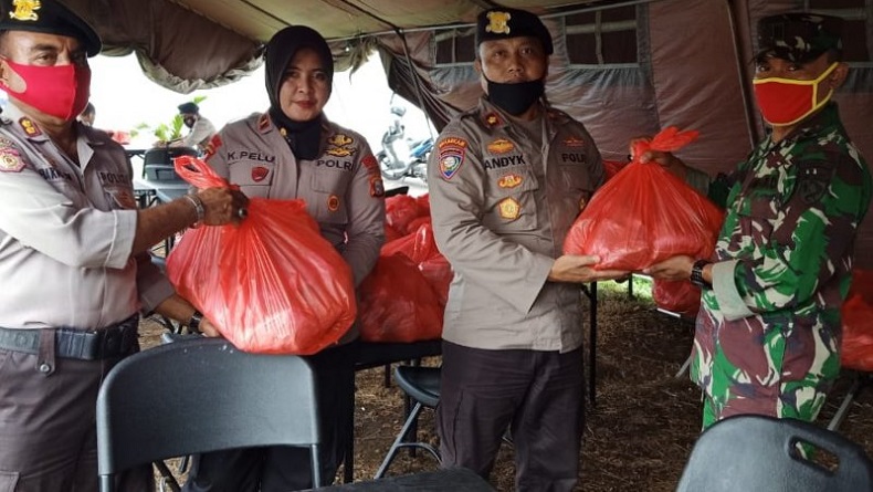 Hari Terakhir Beroperasi, Dapur Lapangan TNI-Polri Bagikan 36.000 Bungkus Makanan di Ternate