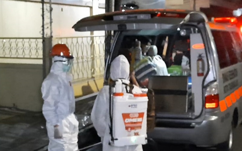 3 Hari Tidur di Emperan Toko, Keluarga dari Jakarta Dievakuasi Tim Covid-19 Tasikmalaya