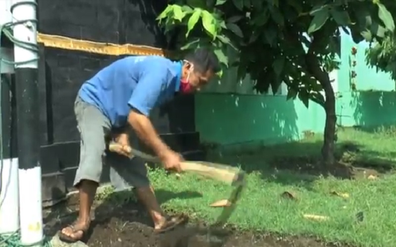 Kisah Bapak Pencuri Janur Ketupat Akhirnya Dapat Pekerjaan di Kodim Batang