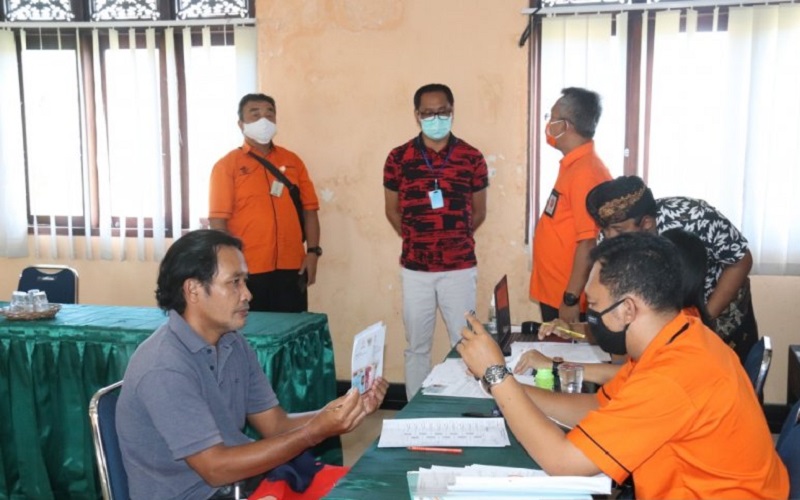 Pantau Pemberian Bantuan, Wabup Badung: Jangan Gunakan untuk Hal Tak Perlu