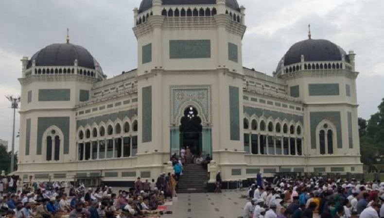 Khatib Masjid Raya Medan Ajak Umat Doakan Pandemi Covid-19 Segera Berakhir