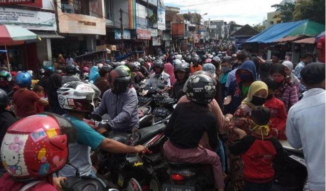 title Langgar Protokol Kesehatan, Pusat Perbelanjaan Rangkasbitung Ditutup Langgar Protokol Kesehatan, Pusat Perbelanjaan Rangkasbitung Ditutup