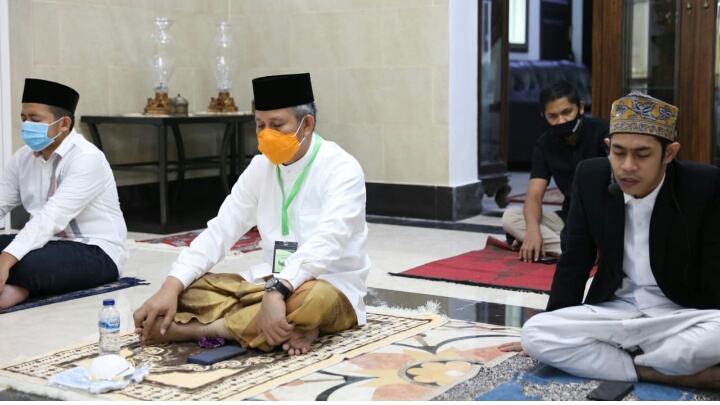 Wali Kota Makassar Salat Id Bersama Keluarga di Rumah Jabatan