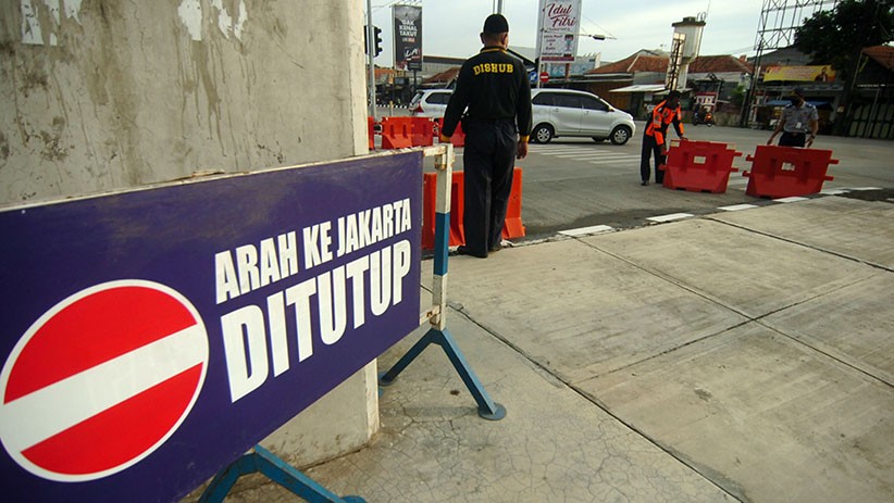 Akses Menuju Jakarta Ditutup, Kendaraan Tidak Bisa Masuk Tol - Bagian 2