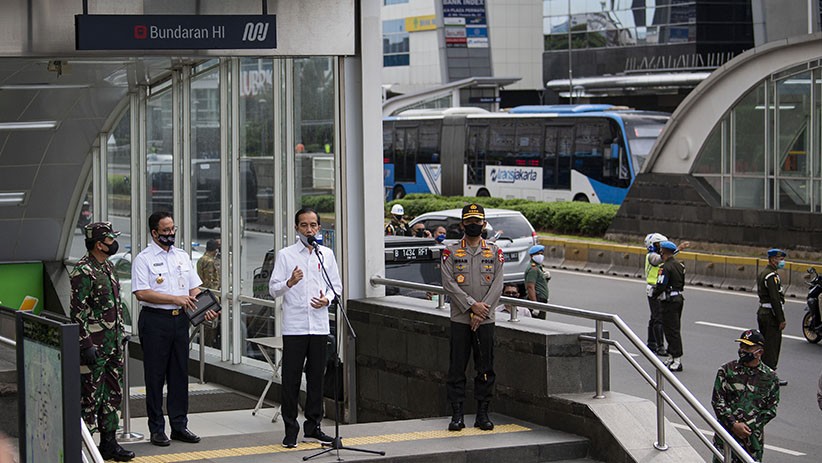 Presiden Jokowi Cek Kesiapan New Normal di Stasiun MRT Bundaran HI - Bagian 3