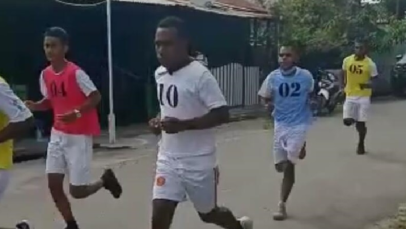 Berbekal Nasi Bungkus, Pemuda Papua dari Keluarga Pas-pasan Lolos Seleksi TNI AD