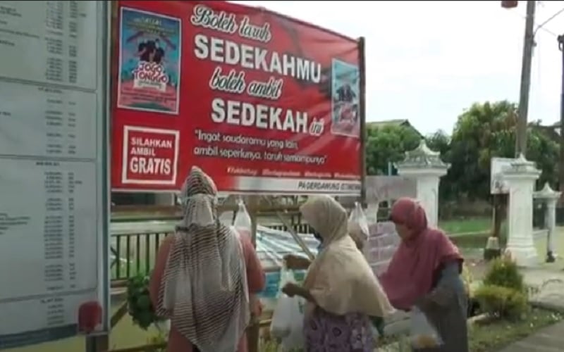 title Aksi Jogo Tonggo Ala Warga Desa di Kendal Bantu Warga Terdampak Covid-19 Aksi Jogo Tonggo Ala Warga Desa di Kendal Bantu Warga Terdampak Covid-19