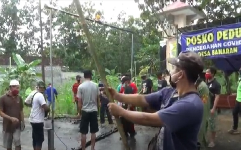 Kecewa Dituding Adang Ambulans, Warga Desa di Gunungkidul Bongkar Posko Covid-19