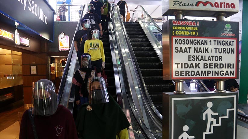New Normal, Pengunjung Plaza Marina Surabaya Wajib Pakai Pelindung Wajah - Bagian 2