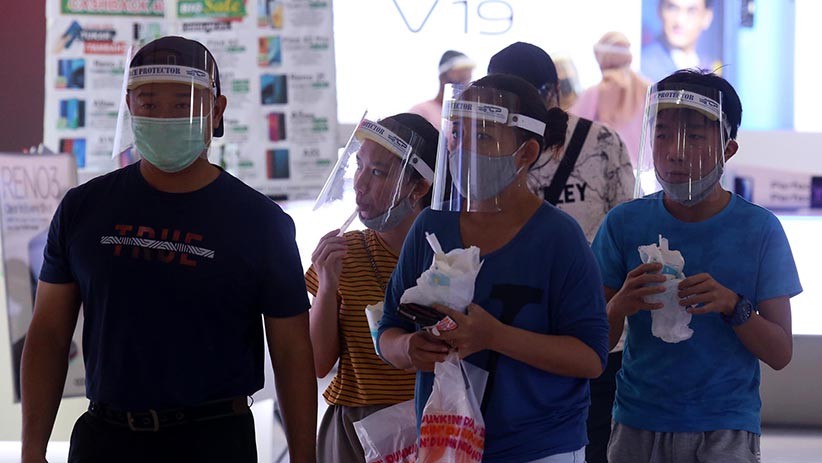 New Normal, Pengunjung Plaza Marina Surabaya Wajib Pakai Pelindung Wajah - Bagian 6