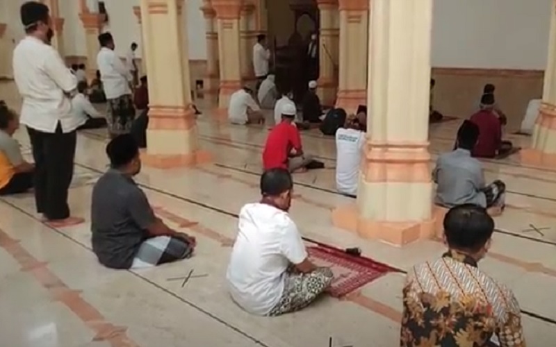 Jelang New Normal, Masjid Agung Pekalongan Gelar Salat Jumat