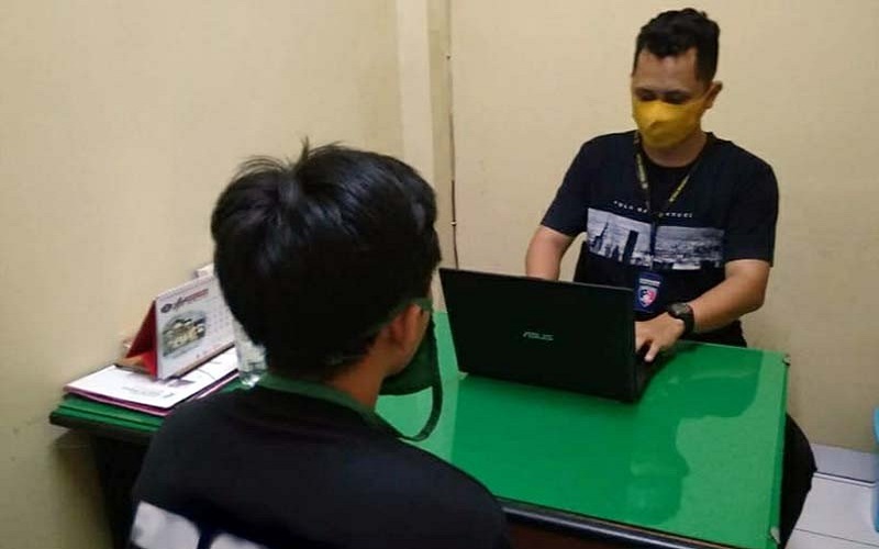 Sakit Hati Diputuskan, Pemuda di Banyumas Kirim Foto Telanjang Kekasih ke Keluarga