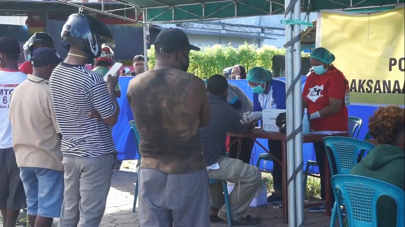 Keluyuran di Atas Pukul 14.00, 2.184 Warga Mimika Langsung Ikut Rapid Test