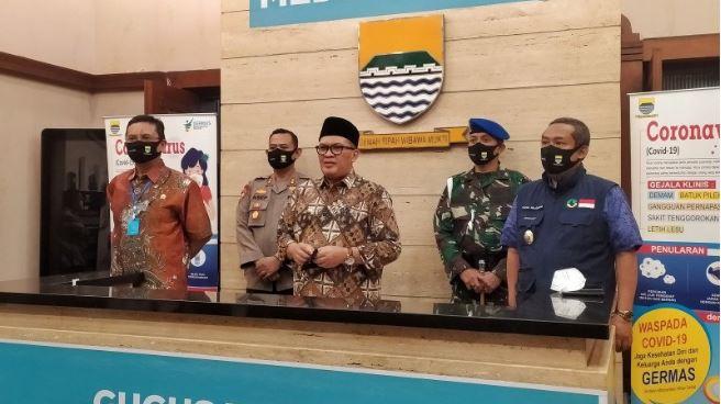 title Wali Kota Bandung Ungkap 3 Klaster Baru Penularan Covid-19, di Antaranya Ojol Wali Kota Bandung Ungkap 3 Klaster Baru Penularan Covid-19, di Antaranya Ojol