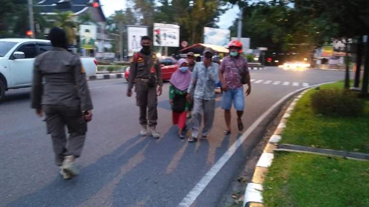 Satpol PP Padang Amankan Belasan Pengemis dan Anak Jalanan