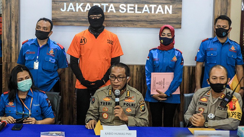 Konsumsi Ganja, Aktor Dwi Sasono Ditangkap Polisi - Bagian 3