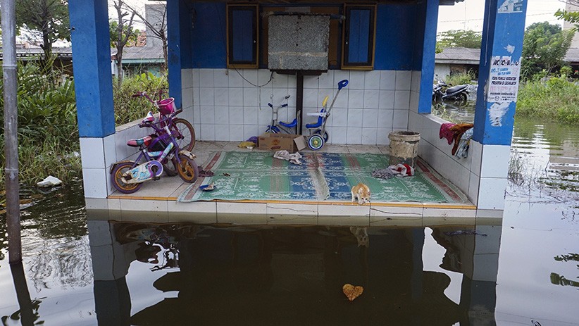 Banjir Rob, Wilayah Pesisir Pantura di Pekalongan Terendam Air - Bagian 2