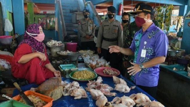title Perketat Protokol Kesehatan, Pedagang di Banjarmasin Tak Pakai Masker Terancam Tokonya Disegel Perketat Protokol Kesehatan, Pedagang di Banjarmasin Tak Pakai Masker Terancam Tokonya Disegel