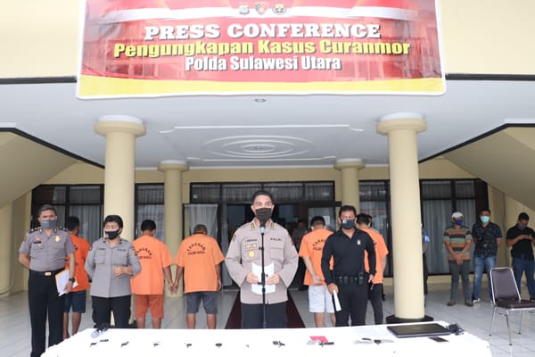 title Polda Sulut Bongkar Pencurian dan Penggelapan Mobil, Barang Bukti Diserahkan ke Pemilik Polda Sulut Bongkar Pencurian dan Penggelapan Mobil, Barang Bukti Diserahkan ke Pemilik