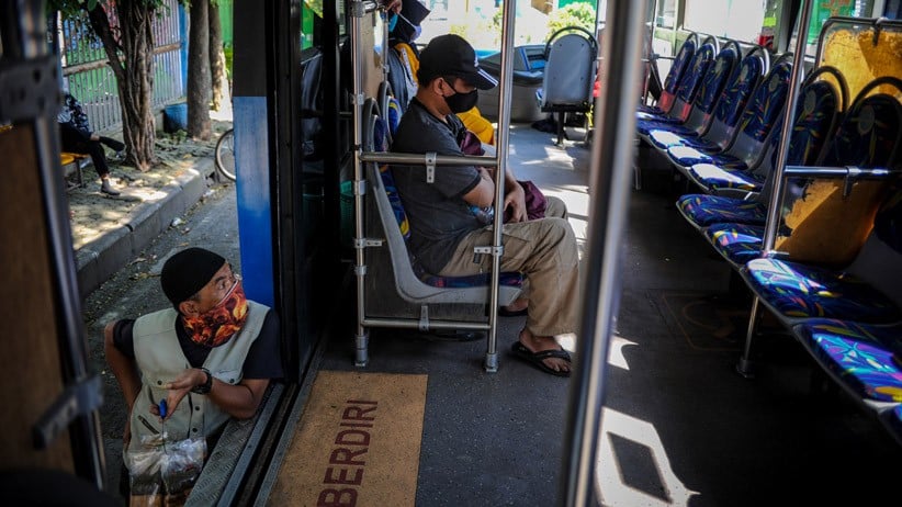 Jalan di Bandung Dibuka, Bus Damri Mulai Beroperasi hingga Pukul 19.00 WIB - Bagian 2