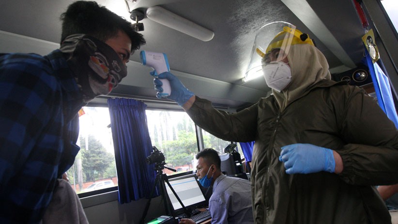 Antrean Perpanjang SIM di Tengah Pandemi Covid-19 - Bagian 4