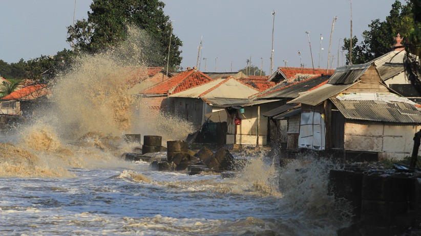 BMKG: Waspada Gelombang Tinggi hingga 6 Meter di Perairan Lampung