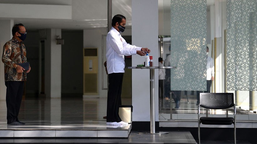 Presiden Jokowi Cek Kesiapan New Normal di Masjid Baiturrahim Istana Kepresidenan - Bagian 1
