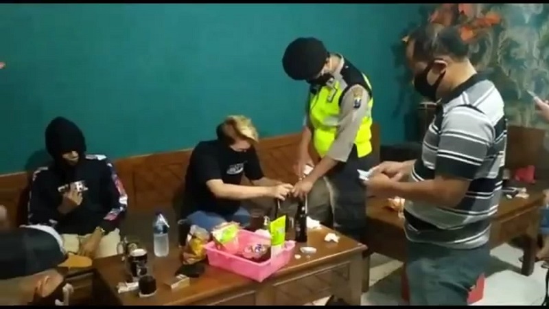 Gerebek Karaoke Happy di Tuban, Polisi Amankan 7 Pengunjung dan Pemandu Lagu