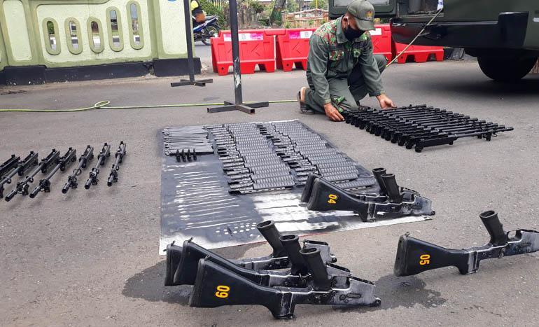 Puluhan Senjata Api Jenis SS1 Milik Kodim Kulonprogo Diperiksa Denpal