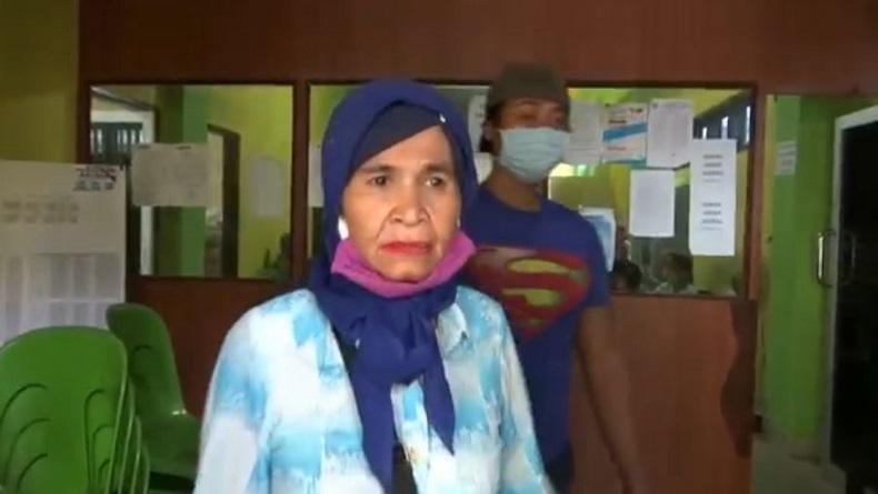 title Tak Dapat Bantuan Covid-19, Nenek Fauziah Ngamuk di Kantor Lurah di Medan Tak Dapat Bantuan Covid-19, Nenek Fauziah Ngamuk di Kantor Lurah di Medan