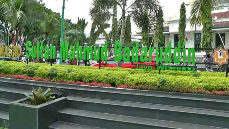 Masjid Agung Palembang Gelar Salat Jumat Sesuai Protokol Covid-19