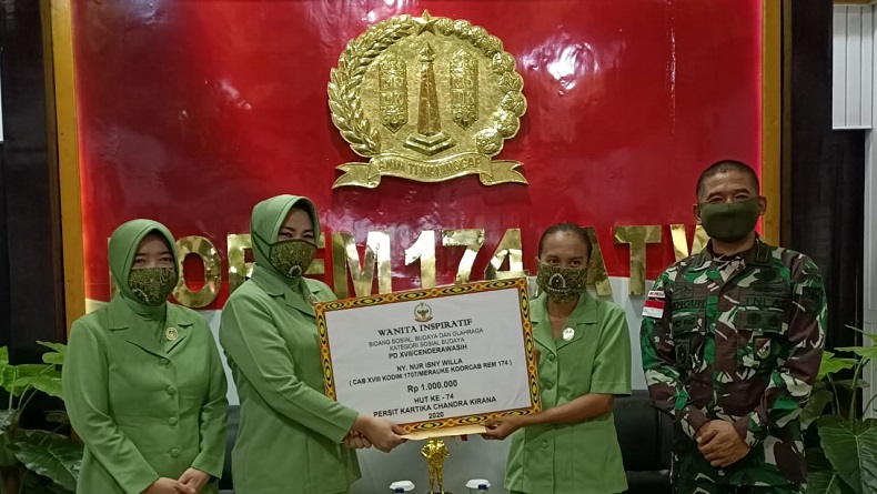 Hebat, Istri Babinsa Ini Jadi Kepala Kampung di Perbatasan RI-PNG