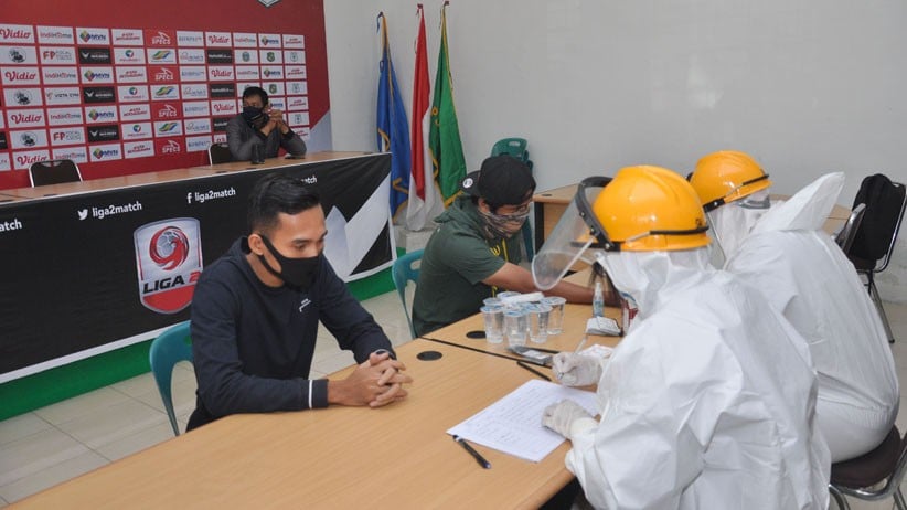 Pemain PSMS Medan Jalani Rapid Test Covid-19 sebelum Latihan Perdana - Bagian 1
