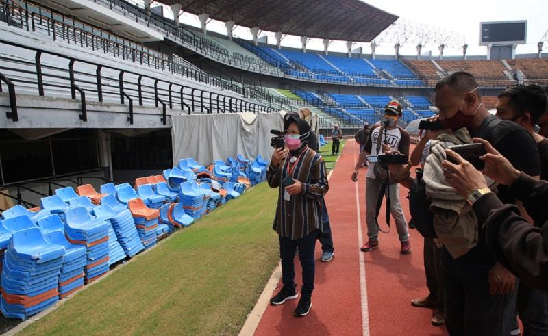 Renovasi Dikebut, Wali Kota Risma Pastikan Stadion GBT Siap untuk Piala Dunia U-20