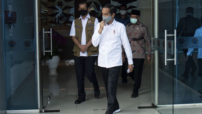 Presiden Jokowi Cek Penanganan Virus Corona di Kantor Gugus Tugas Covid-19 - Bagian 1