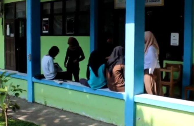 Dampak Covid-19, Penerimaan Siswa Baru di Cirebon Masih Sepi Peminat