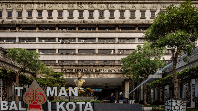 20 ASN Positif Covid-19, Gedung Balai Kota Semarang Disemprot Disinfektan - Bagian 2