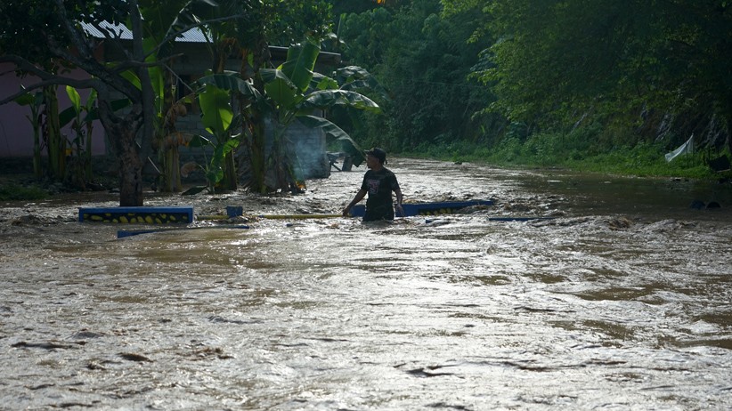 Bendungan Jebol, Ratusan Rumah di Bone Bolango Gorontalo Terendam Banjir - Bagian 1