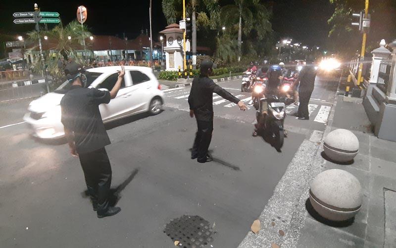 Nekat Jalan-Jalan Tanpa Masker, Pengunjung Malioboro Diusir Petugas