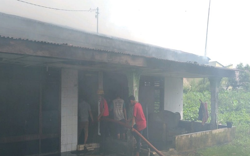 Kebakaran Di Medan Helvetia 2 Rumah Hangus Dilalap Kobaran Api Bagian 1