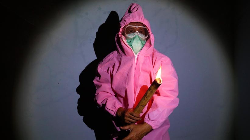 Seniman Surabaya Tampilkan Monolog Ancaman Corona di Era New Normal - Bagian 2